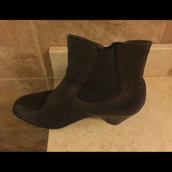 Donated EUC brown leather boots - Picture 2 of 2